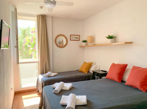 Habitación céntrica con Aire Acondicionado Baño privado Nevera