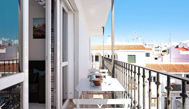 Holiday Apartment "Mercedes Solo Familias" with Sea Views, Balcony and Wi-Fi