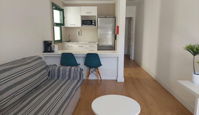 Holiday Apartment 'Amazing' with Sea View, Shared Pool and Wi-Fi