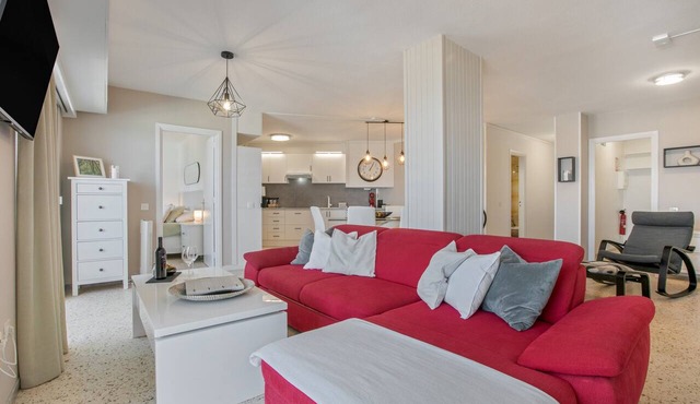 Holiday Apartment 'Vv Tamara Sunset Suite' with Sea Views, Private Terrace and Wi-Fi