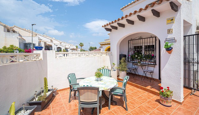 Holiday Home Casa Camila with Shared Pool, Private Terrace, A/C and Wi-Fi
