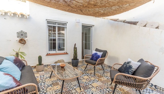 Holiday Home 'Casa Mariposa' with Terrace, Air Conditioning and Wi-Fi