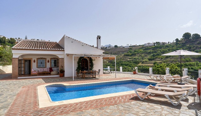 Holiday Home 'Cortijo Los Ángeles Morea' with Sea View, Wi-Fi and Air Conditioning