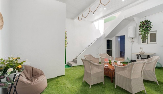 Holiday Home 'La Casa De Tina' with Sea View, Private Terrace and Wi-Fi