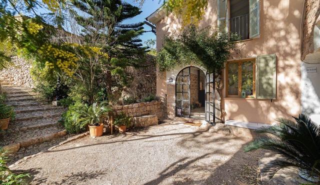 Holiday Home 'Se Taulera' with Mountain View, Garden, Terraces & Wi-Fi