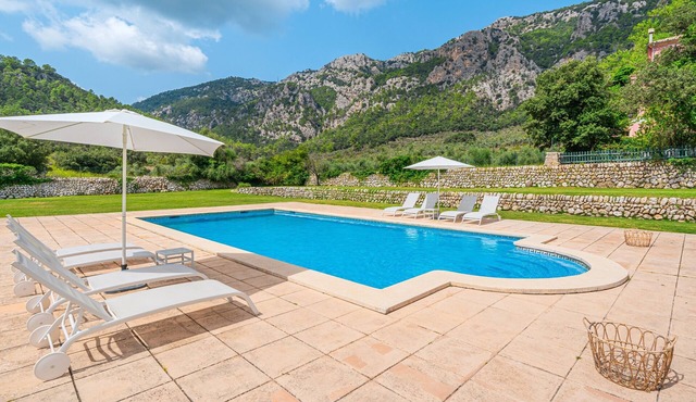 Holiday Villa 'Villa Son Perot' with Mountain Views, Private Pool and Wi-Fi