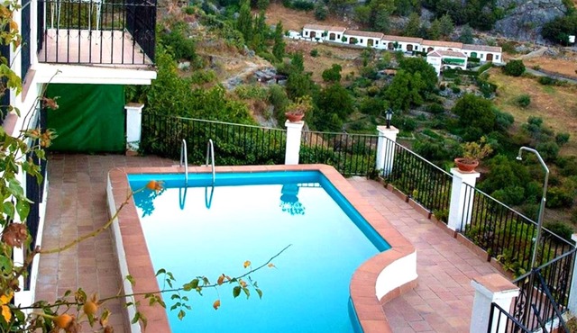 Homerez - Big chalet for 12 ppl. with swimming-pool and terrace at Grazalema