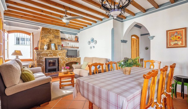 Homerez - Comfortable house in Ardales with fireplace