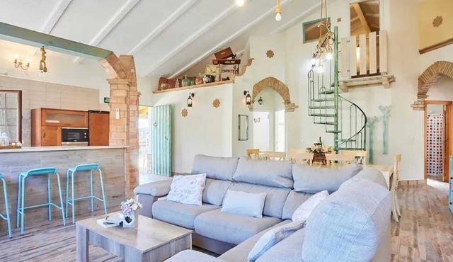 Homerez - Luxurious Villa in Prado del Rey with Private Pool in Prado del Rey