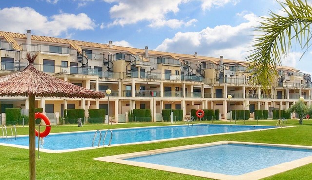 Homerez - Modern Apartment in Castellón, 55m² + Pool