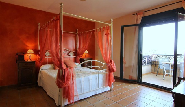 Hotel Rural Hojaranzos in Tejeda de Tietar