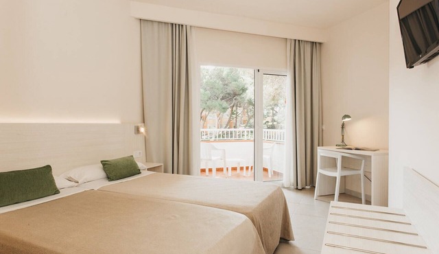 Hotel Xaloc Playa in Sant Lluis