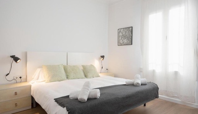 Housalia Lepant 3 bedroom apartment 300 meters de Sagrada Familia