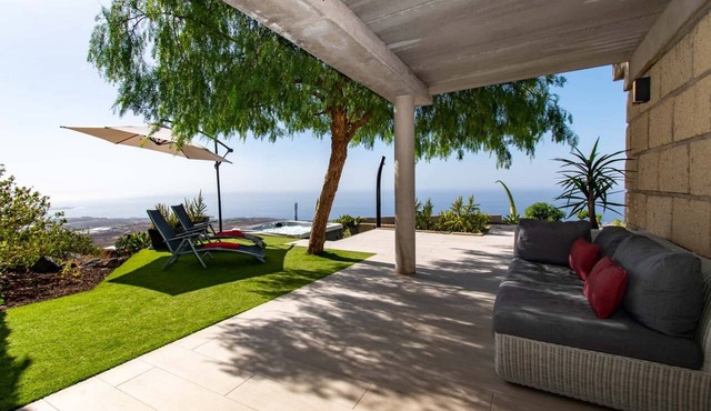 Infinity House. Ocean View hot tub.