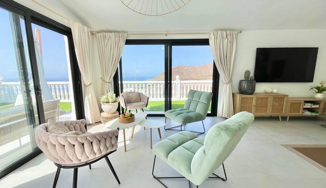 Joypride Deleux Oceanview Penthouse
