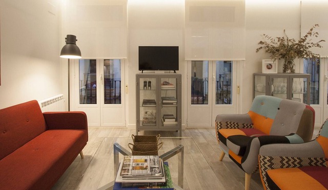 "KU": VISIT ALL THE CITY WALKING. MODERN APARTMENT IN THE OLD QUARTER.