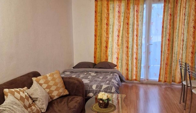 Le Grand Robinson, 6 minutes from RER B Robinson, ideal for families. in Le Plessis-Robinson