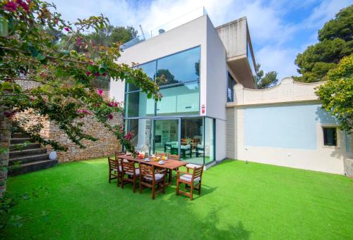 Les Rotes Boutique Home
