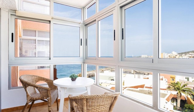 Live Bajamar Luna Apartment