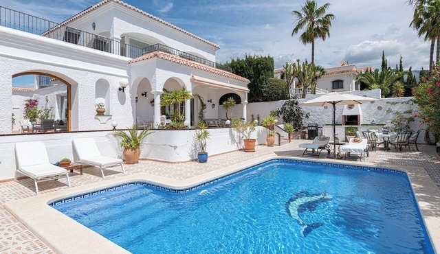 Los Arcos - Four Bedroom Villa, Sleeps 8