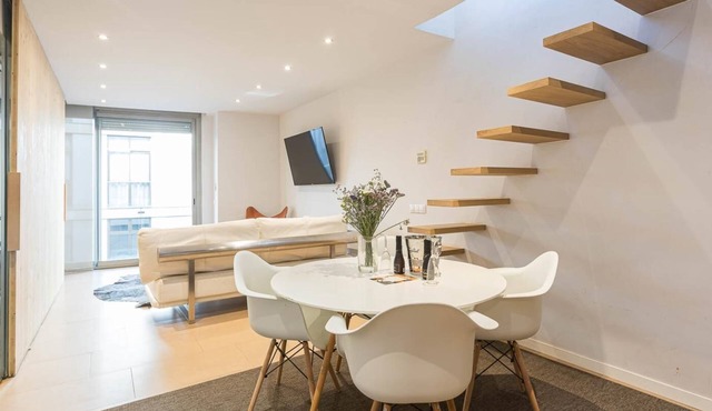 Lovely apartment with big private terrace in Sant Gervasy for monthly rentals