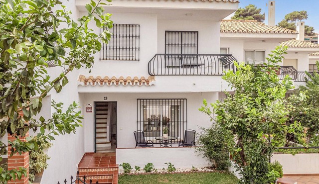 Lovely home in Vélez-Málaga with swimming pool