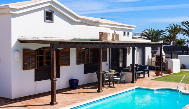 Lovely well appointed villa.a Golfers Paradise!