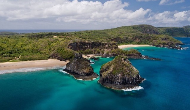 LuxoBrasil #NR01 Yellow House Fernando de Noronha Seasonal Rent in Fernando de Noronha