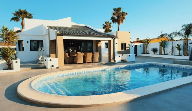Luxury 5 Bedroom Villa with Pool Torrevieja, next to Water Park close to Beach
