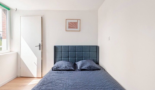 Luxury studio downtown near train station in Cambrai