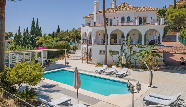 Luxury Villa in Los Arqueros Golf with Private Pool and Sea Views