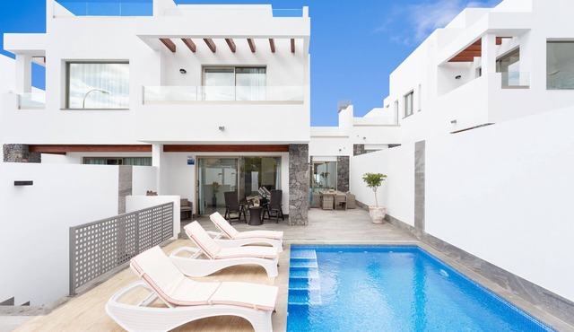Luxury Villa with Air Conditioning and Private Pool in Los Cristianos