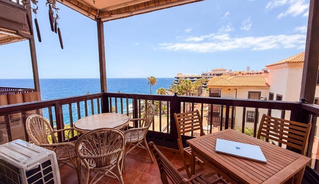 Magnificent Balcon with Sea and Pool View