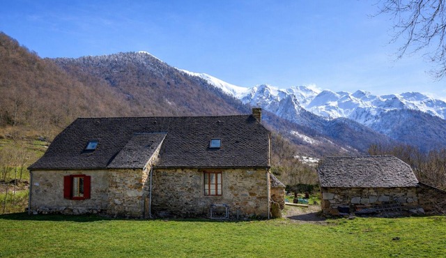 Maison de Pierre, Sauna and Pyrenees View in Estaing