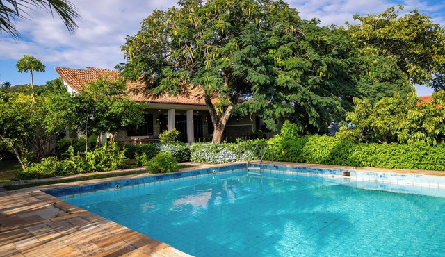 Mansion on the Cabo Frio Canal with 6 Suites, Pool and Panoramic View in Cabo Frio