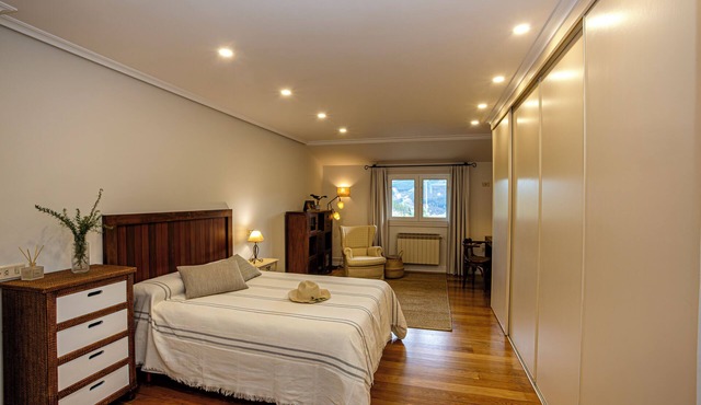 Maran Home Standard Double Room with Shared Bathroom in Areitio