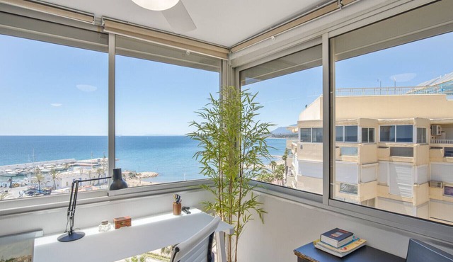 Marbella 2000 Penthouse - 3 bed Penthouse frontline beach!