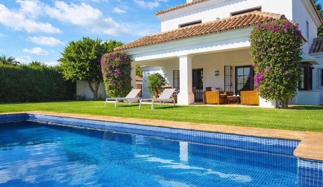 Mediterranean villa in Estepona, 50m from the beach