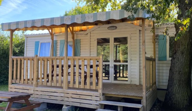 Mobile home for 6 with terrace in Angicourt