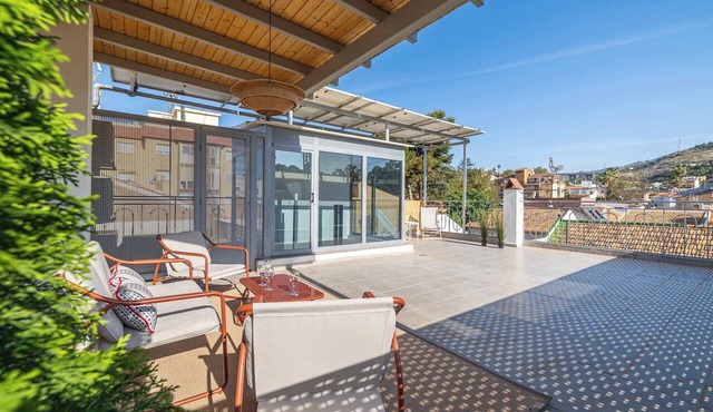 Modern 1BR Ground Floor Apart - Walk to Beach