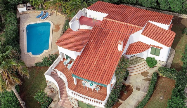 Moderne, frische Familienvilla Allondra by Interhome