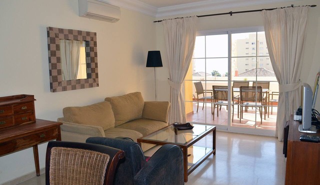 Near marina and beaches south facing terraca,