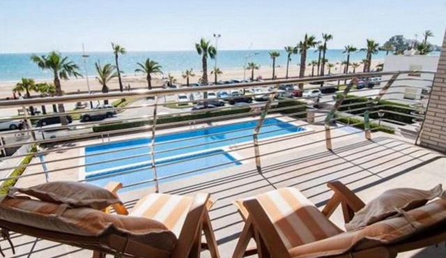 New apartment with pool on the beach. Residencial Playa Norte