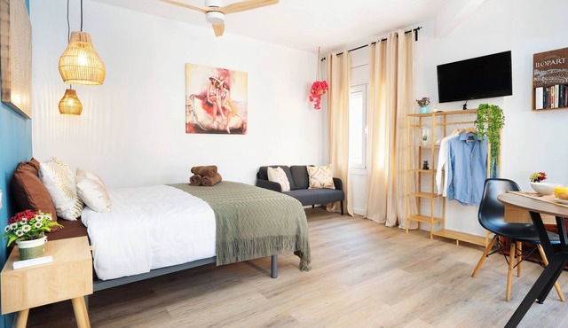 New Studio 2 people 20' Bcn Center/10' walk to the beach/15' Forum Bcn