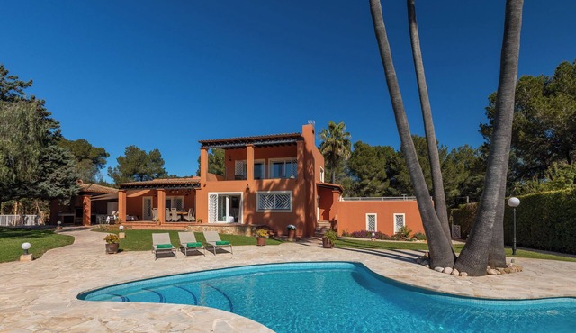 New! Villa Lucia - Five Bedroom Villa, Sleeps 8