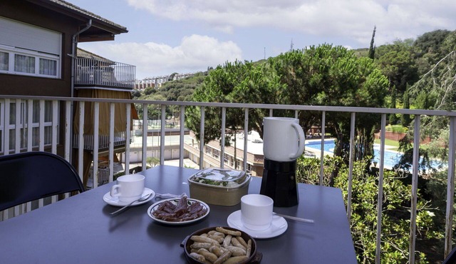 Nice apartment for 5 people with pool, WIFI, TV and balcony