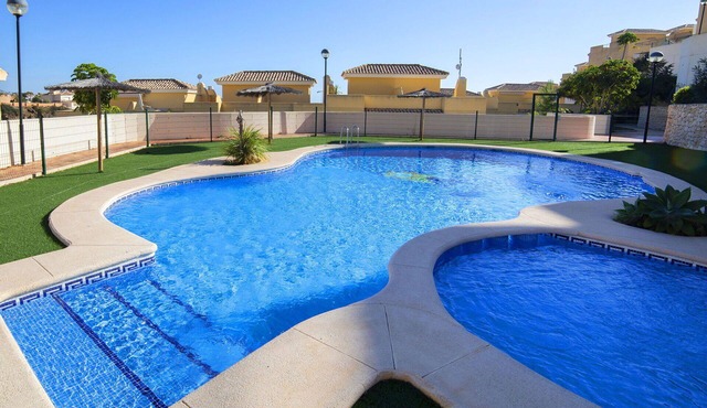 Nice apartment for 6 guests with WIFI, A/C, pool, TV and terrace