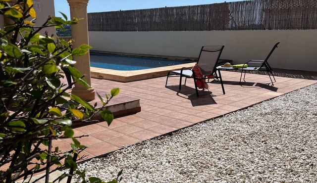 Nice apartment in villa for 4 people with A/C, WIFI, private pool, TV, terrace and pets allowed