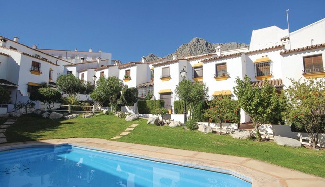 Nice home in Montejaque with swimming pool