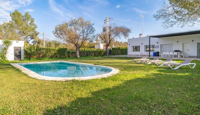 Nice home in Villamartin